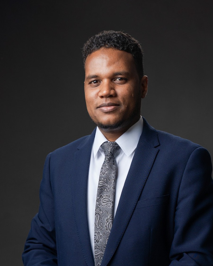 Portrait of Hussam Rahama El Basher, Senior Associate at Yousif Al-Abdulghani Law Firm